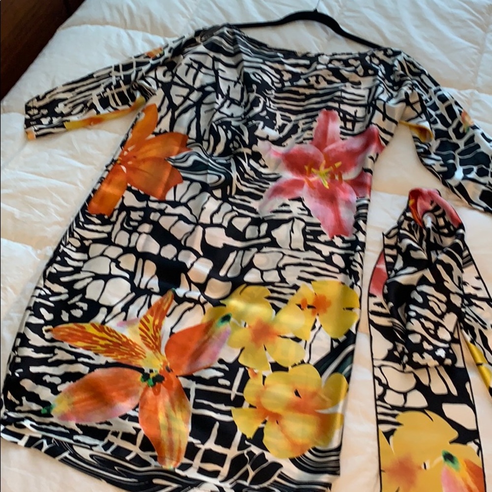 Dress - Picture 3 of 11